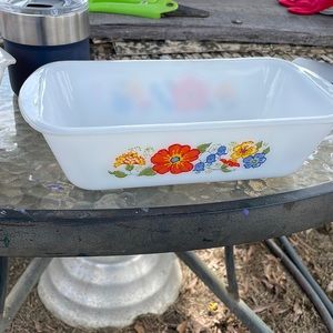 Vintage Glasbake loaf pan looks new.